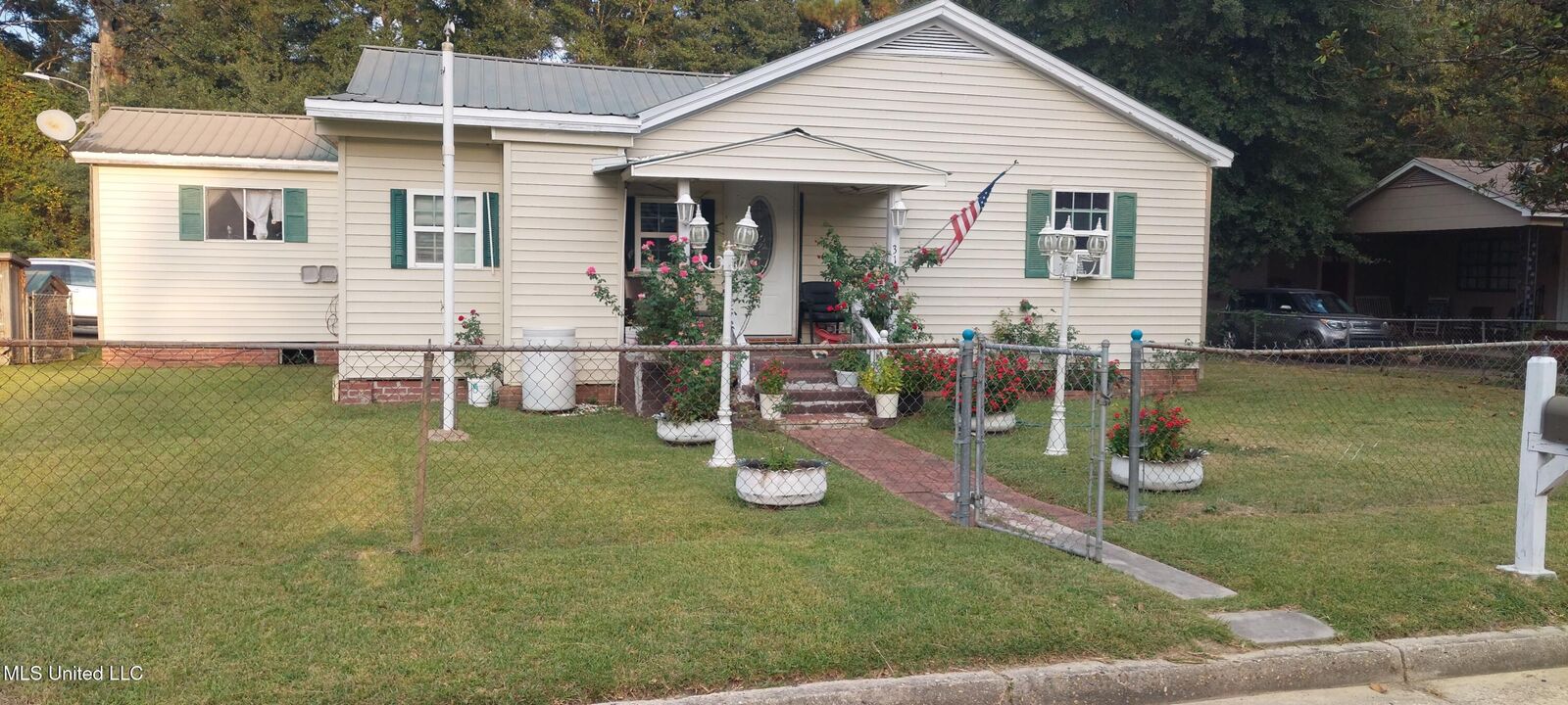 Property Photo:  315 N 19th Avenue  MS 39401 