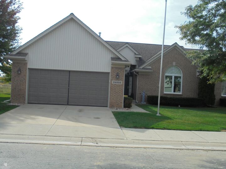 Property Photo:  34852 Quail Trail Unit 81  MI 48062-5530 