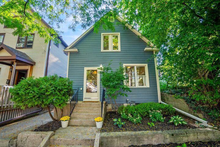 2471 S Wentworth Ave  Milwaukee WI 53207 photo
