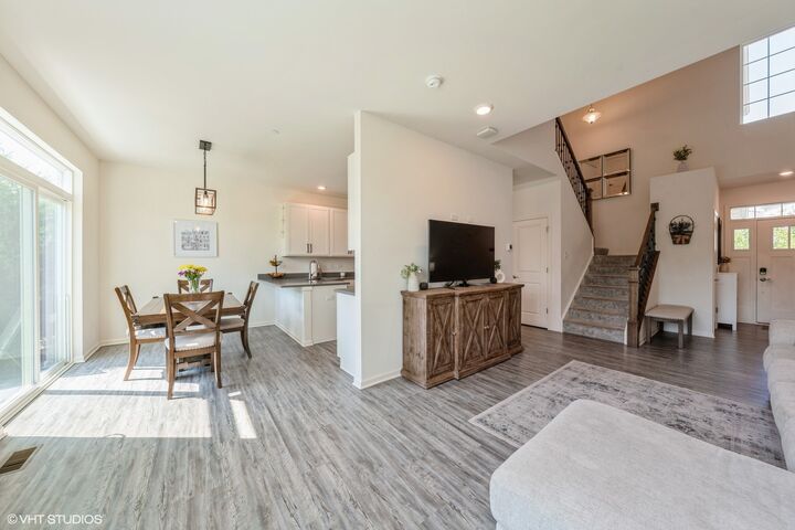 Property Photo:  1744 Carlstedt Drive  IL 60510 