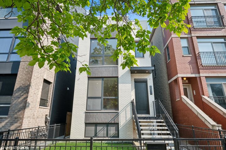 1530 W Ohio Street  Chicago IL 60642 photo
