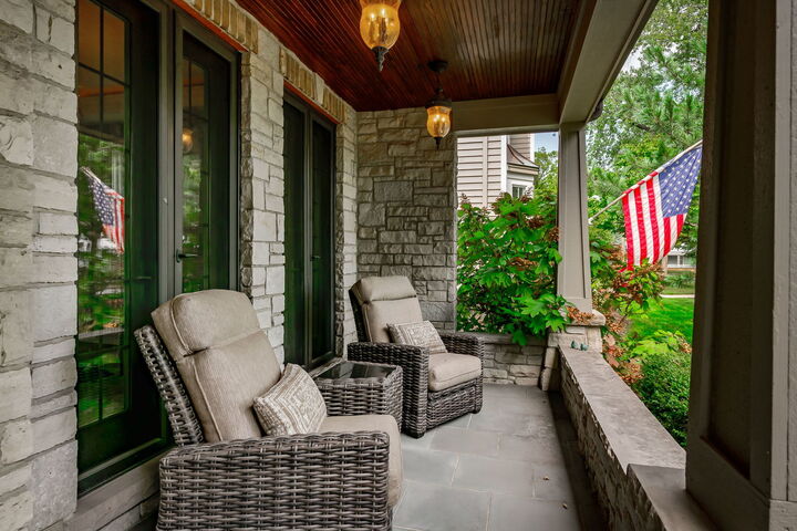 Property Photo:  14 S Thurlow Street  IL 60521 