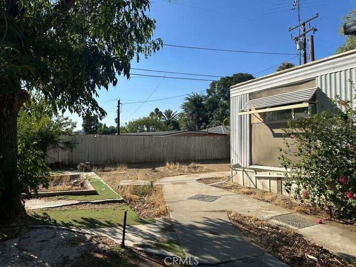 Property Photo: 200 Diana St CA 92570