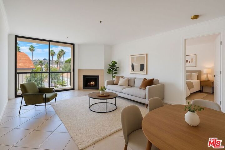 Property Photo: 7320 Hawthorn Avenue 207 CA 90046