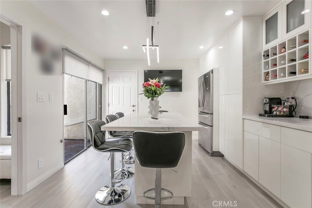 Property Photo:  9024 Willis Avenue 2  CA 91402 