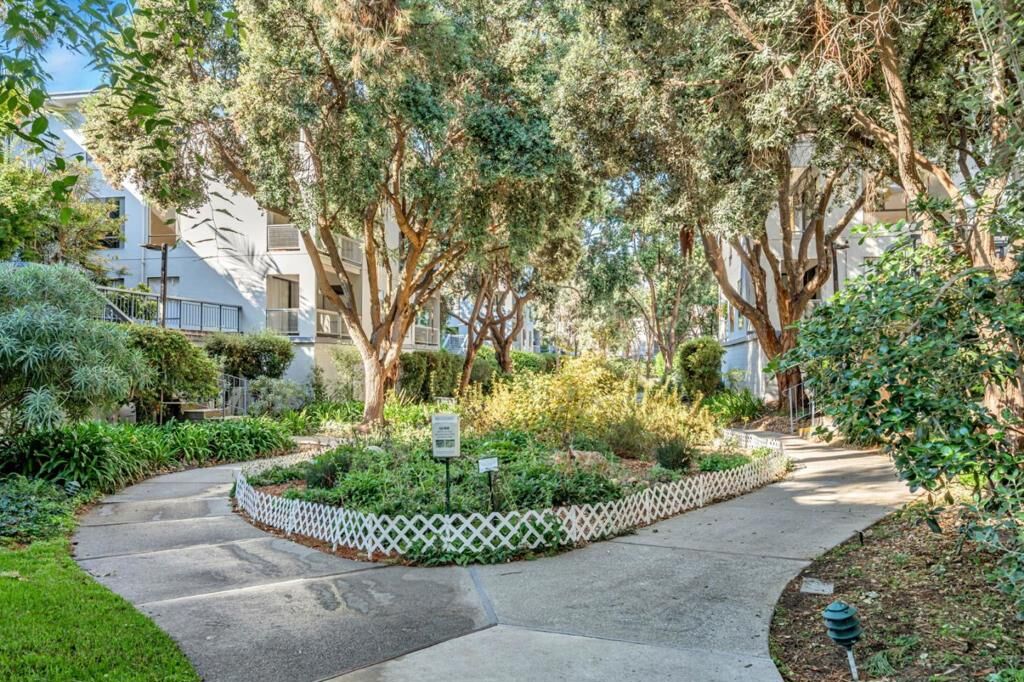 Property Photo:  4 Anchor Drive F230  CA 94608 