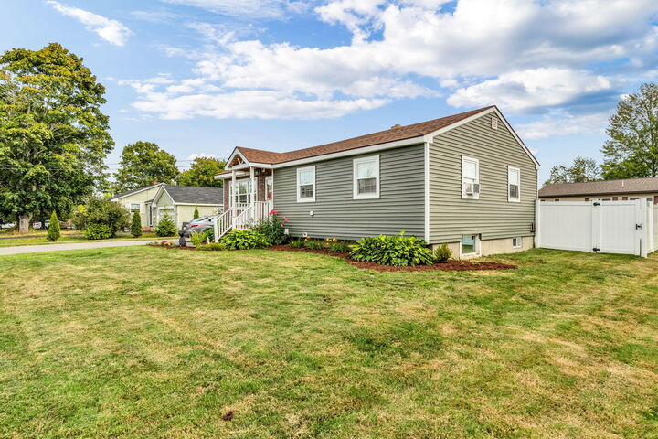 Property Photo:  340 Parkway S  ME 04412 
