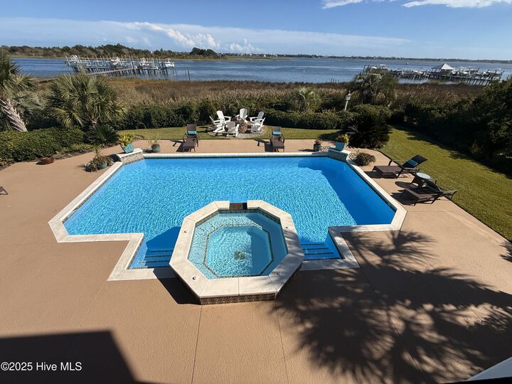 Property Photo:  84 Shipyard Lane  NC 28443 