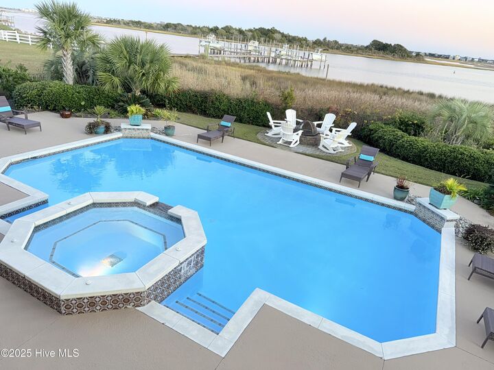 Property Photo:  84 Shipyard Lane  NC 28443 