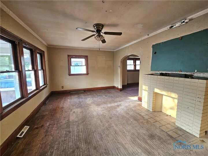 Property Photo:  1016 Woodsdale Avenue  OH 43609 