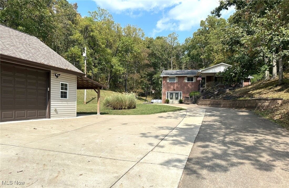 Property Photo:  2250 Pettyville Road  WV 26101 