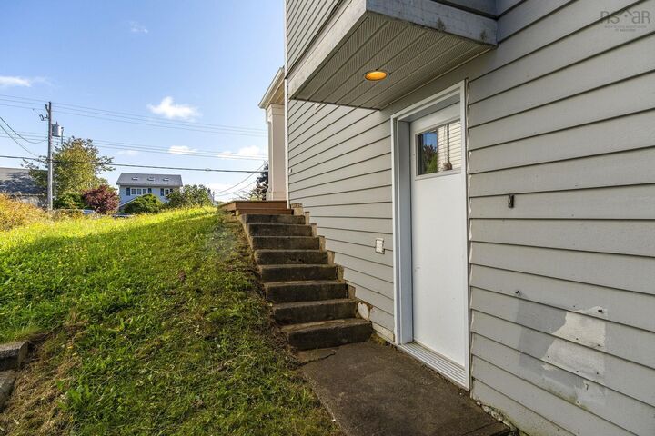 Property Photo:  53 Governors Lake Drive  NS B3T 1N2 