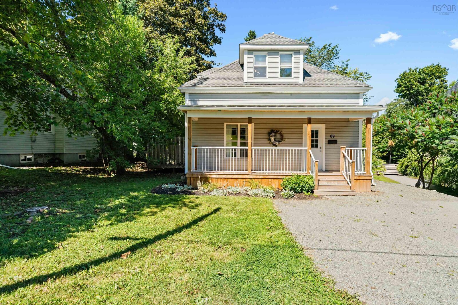 Property Photo:  69 Maple Avenue  NS B2H 2B3 