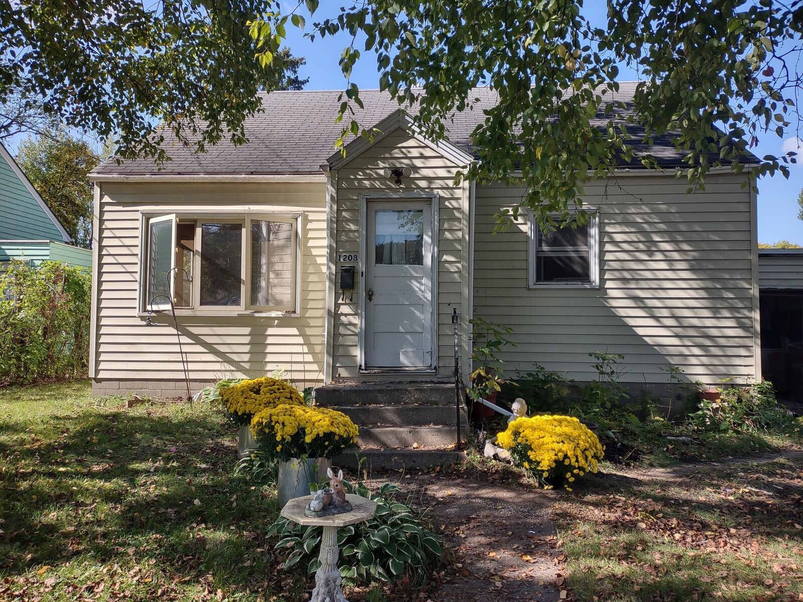 Property Photo: 1208 S Sheridan Street MN 56537