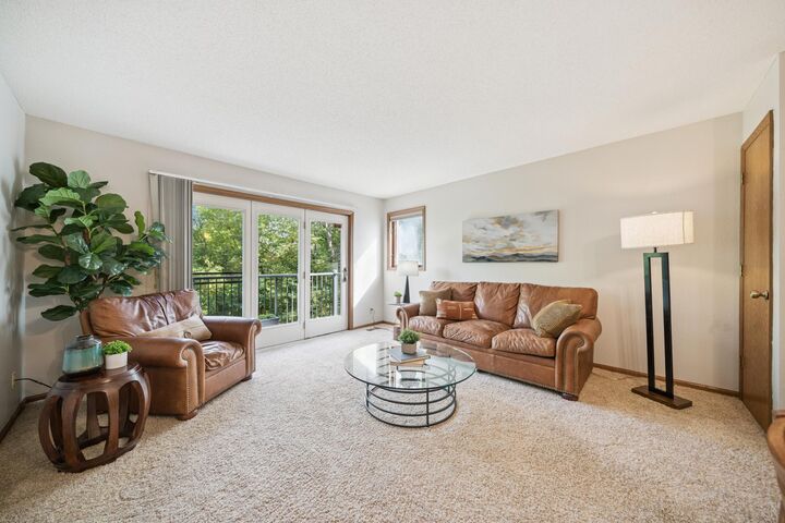 Property Photo:  369 Belvidere Street E 369B  MN 55107 
