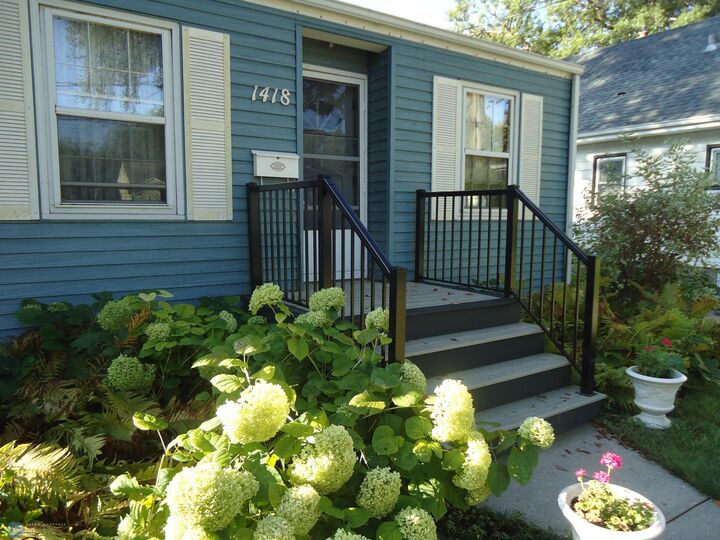 Property Photo:  1418 11th Avenue S  ND 58103 