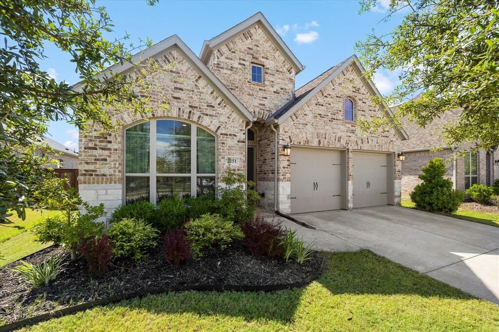 Property Photo: 2151 Winsbury Way TX 75126