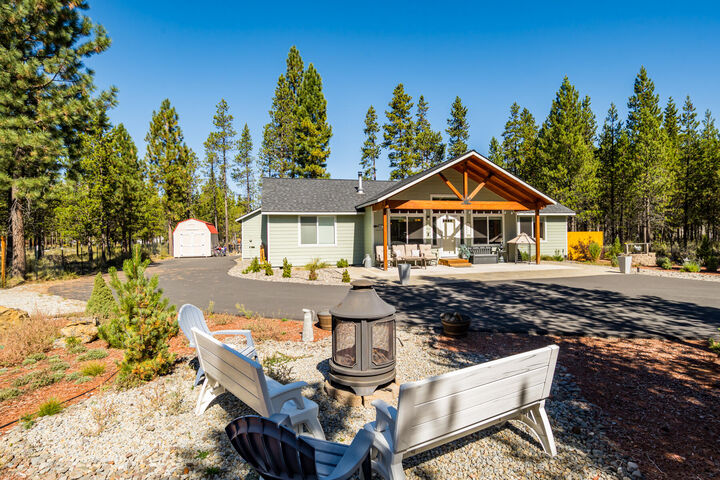 Property Photo: 17154 Covina Road OR 97707