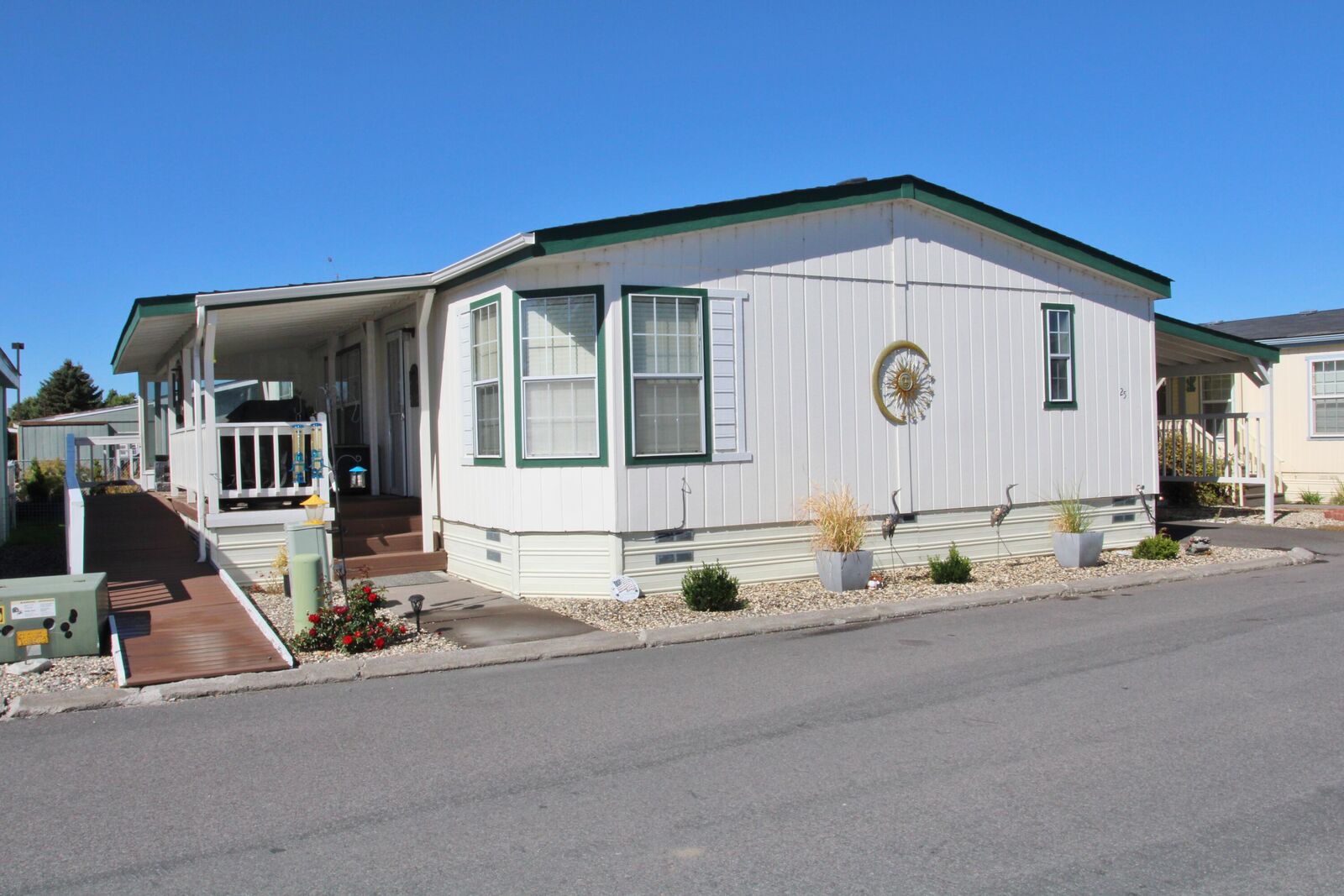 Property Photo: 4200 Summers Lane Unit 25 OR 97603