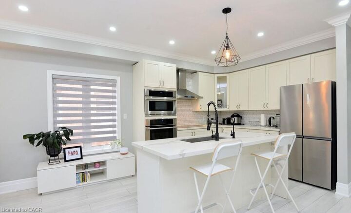 Photo de la propriété:  12 El Camino Way  ON L7A 3C4 