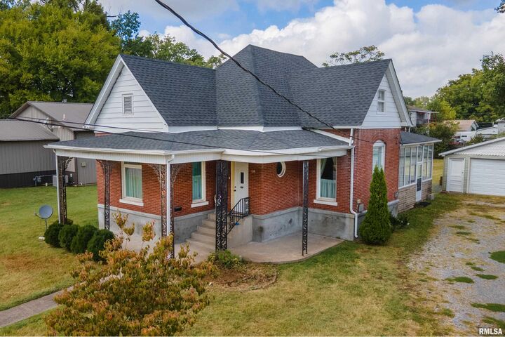 716 E Main Street  Marion IL 62959 photo