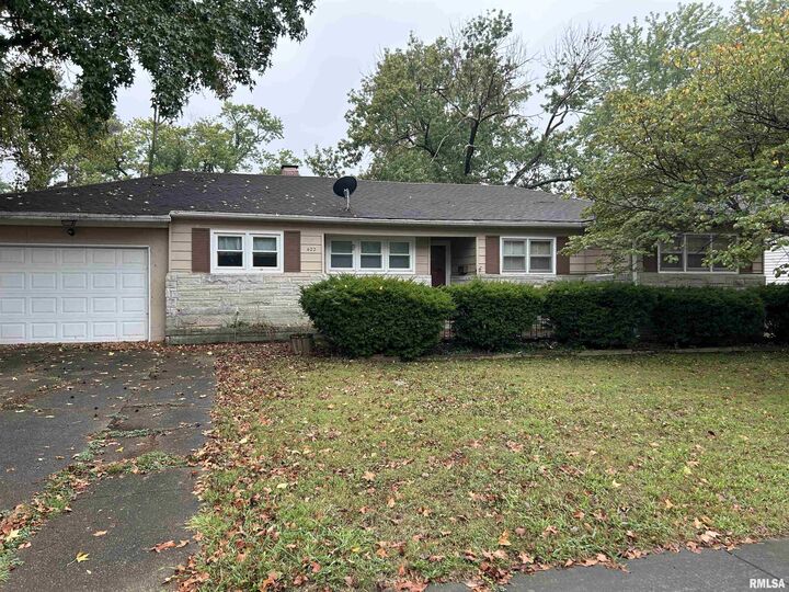422 W 5th Street  Benton IL 62812 photo