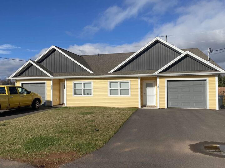 125 Oak Drive  Charlottetown PE C1A 7Y8 photo