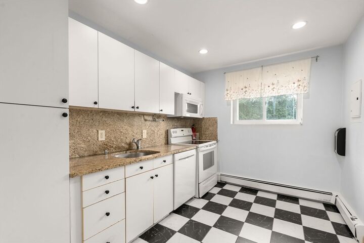 Property Photo:  21 Westgate Rd 6  MA 02132 