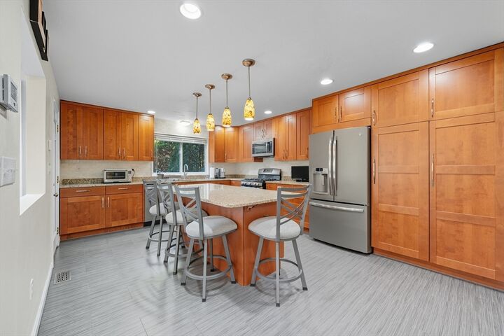 Property Photo:  379 Captain Eames Cir 379  MA 01721 