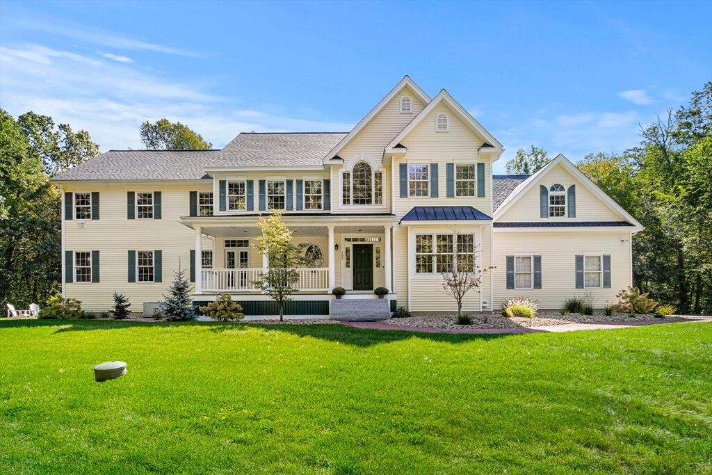 Property Photo:  165 Thorndike St  MA 01827 
