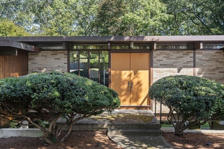 Property Photo:  110 Ellis Farm Ln  MA 02176 