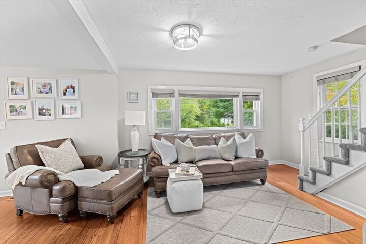 983 Webster St  Hanover MA 02339 photo