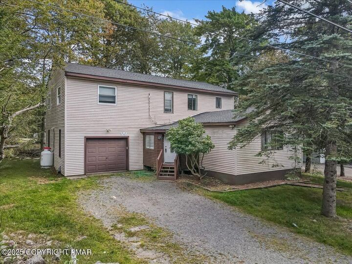 Property Photo:  7175 Mountain Drive  PA 18466 