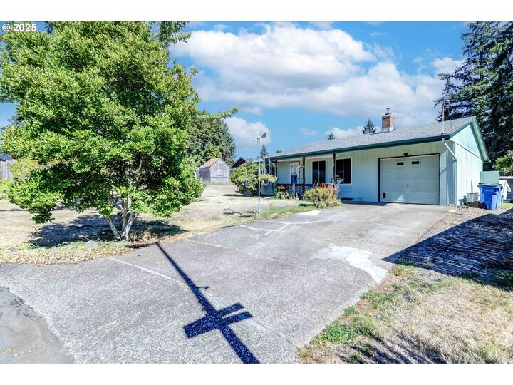 Property Photo:  7123 NE 126th Ave  WA 98682 