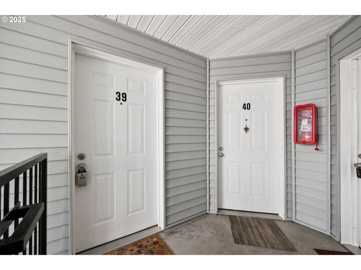 Property Photo:  217 NE 146th Ave 39  OR 97230 