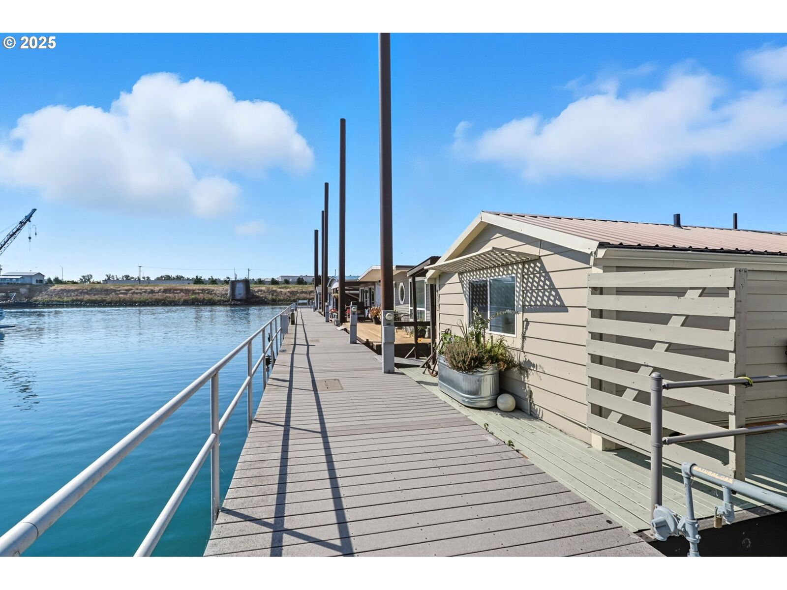 Property Photo:  1777 N Jantzen Ave  OR 97217 