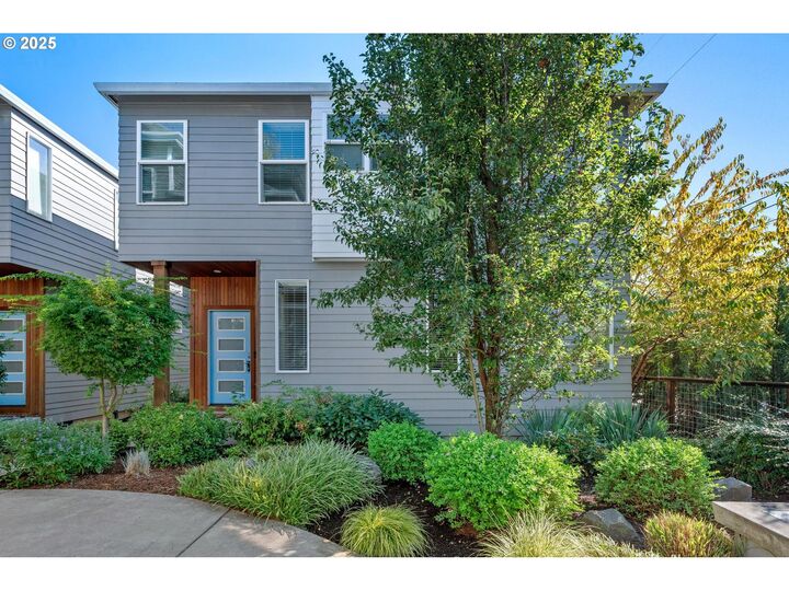 Property Photo: 2813 SE Hawthorne Blvd 5 OR 97214