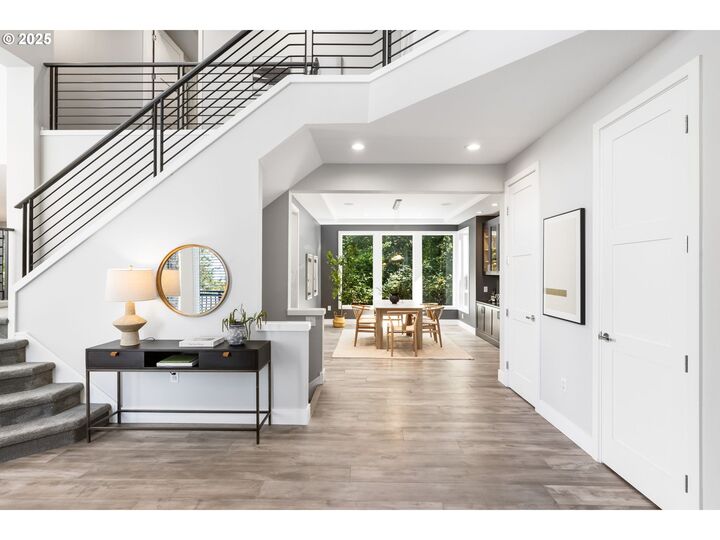 Property Photo: 120 SW Moonridge Pl OR 97210