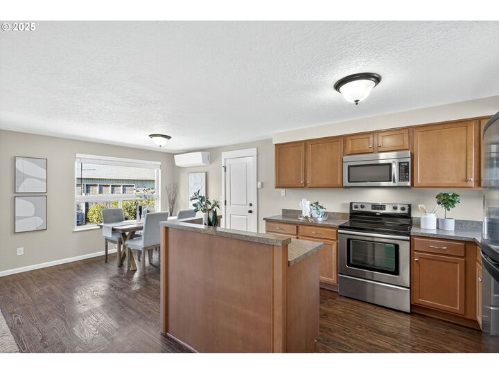 Property Photo:  11354 SW Chantilly  OR 97070 