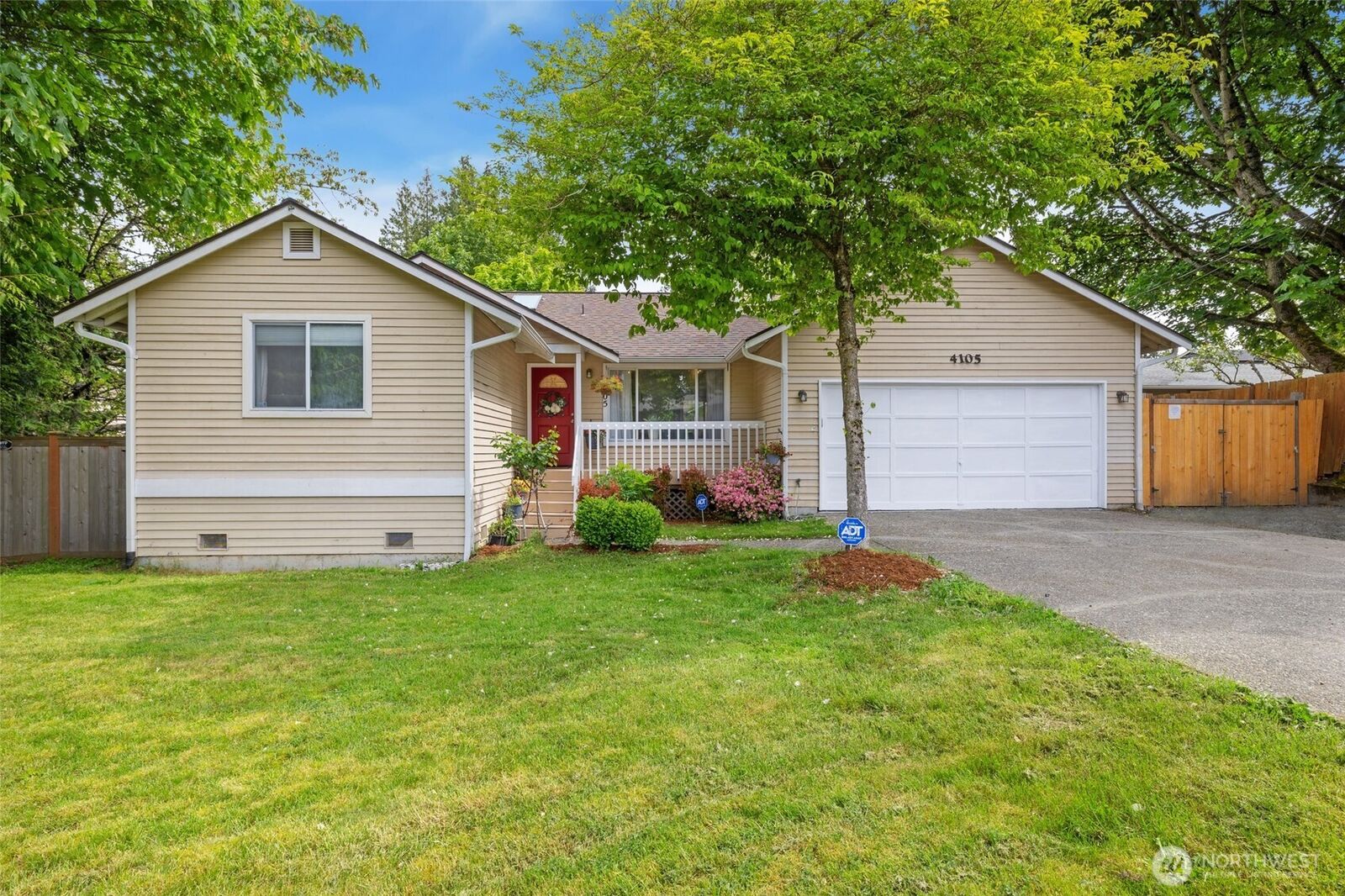 Property Photo: 4105 Lincoln Way WA 98087