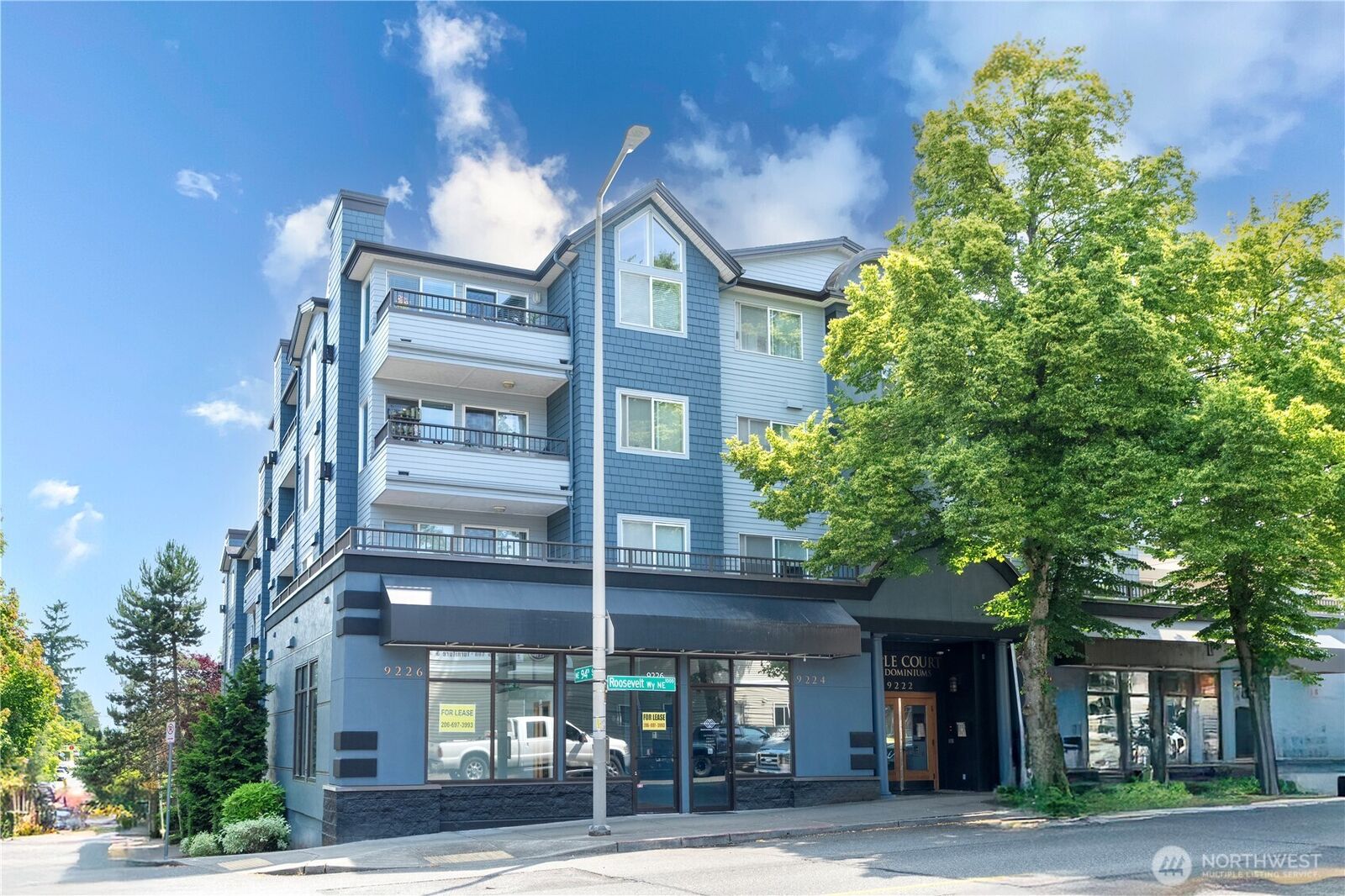 Property Photo:  9222  Roosevelt Way NE 302  WA 98115 