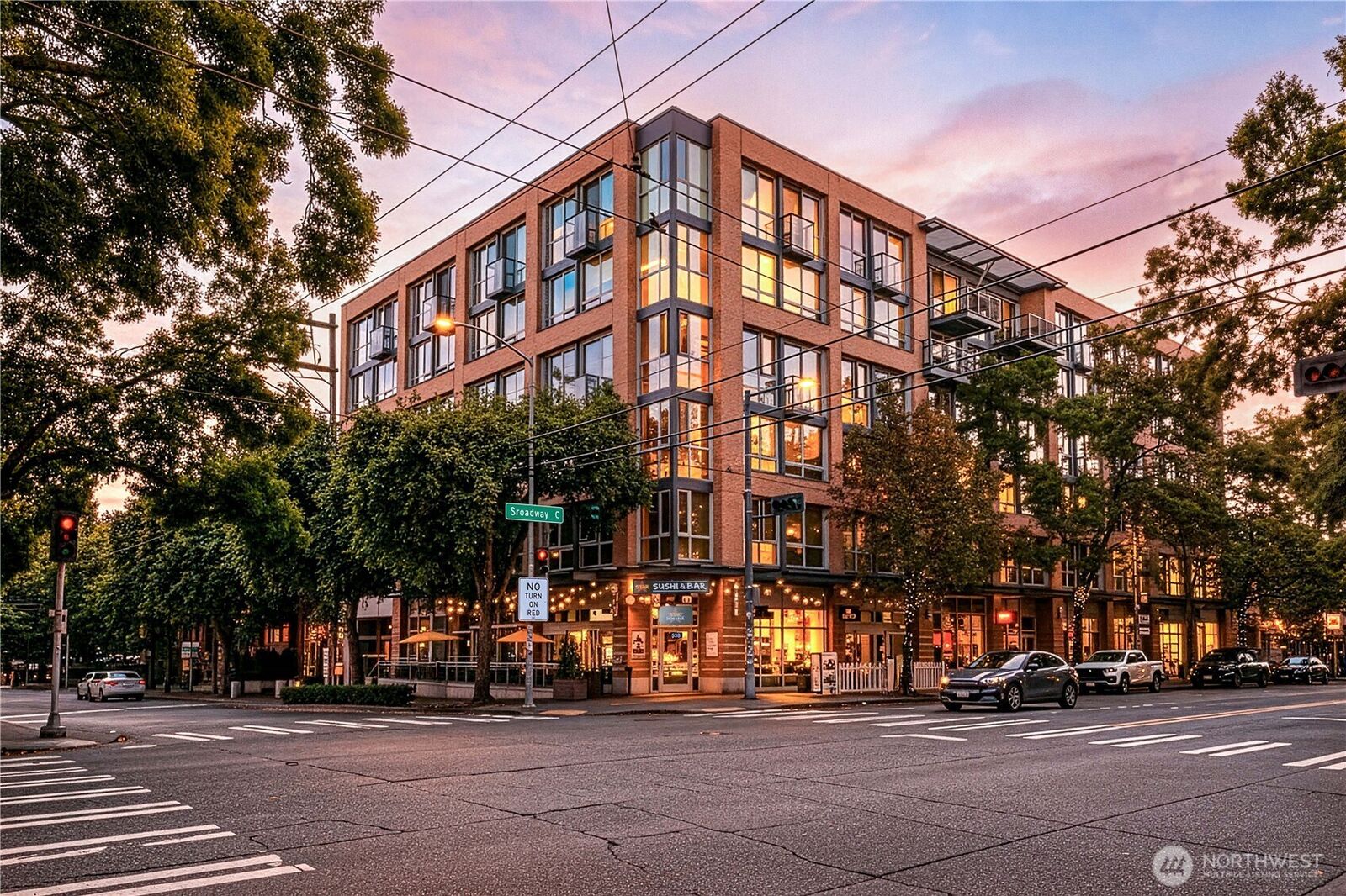 Property Photo:  530  Broadway  E 606  WA 98102 