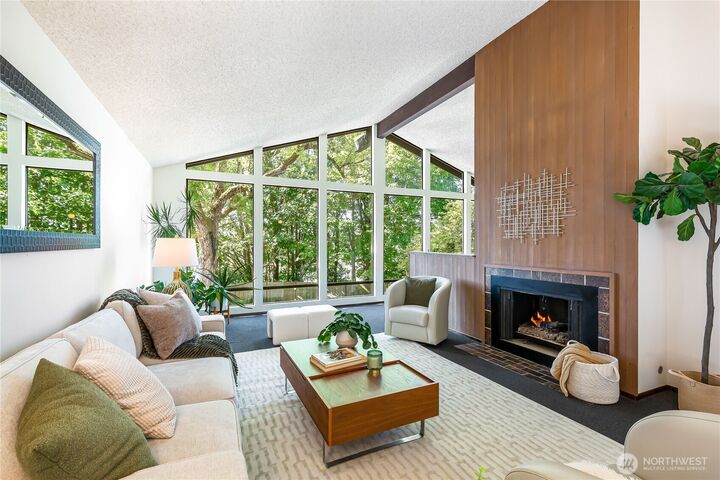 Property Photo: 2604 12th Avenue W WA 98119