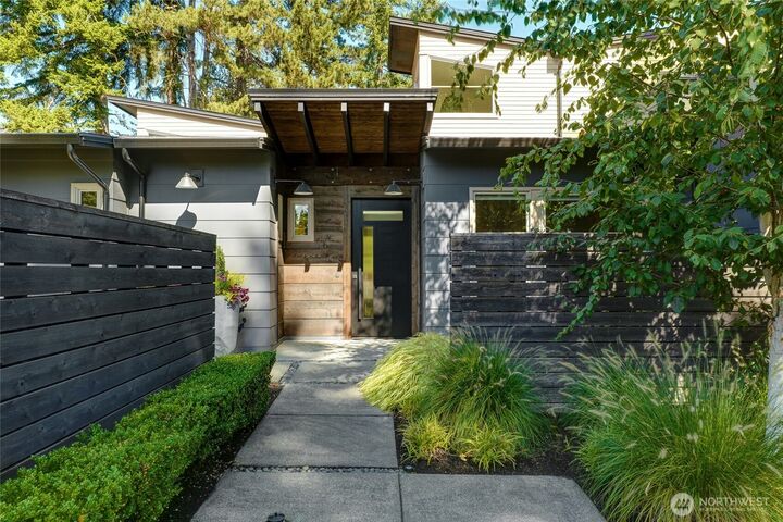 Property Photo:  11116 SE 4th Street  WA 98004 