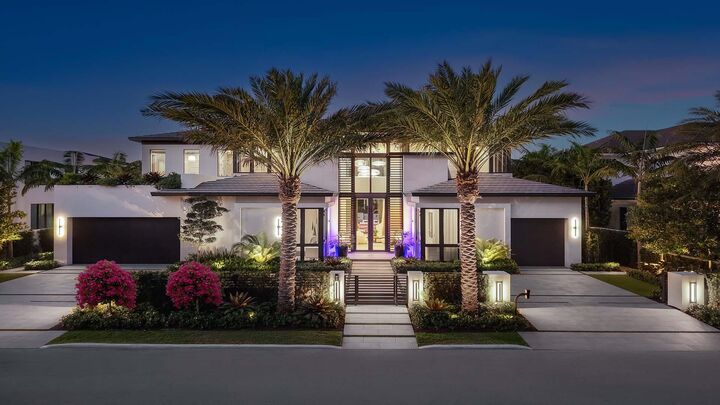 Property Photo: 207 W Coconut Palm Road FL 33432