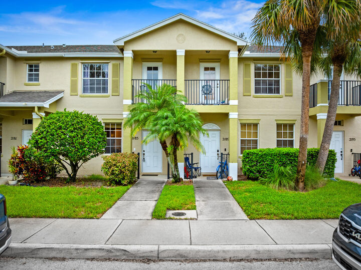 Property Photo:  2185 SE Grand Drive SE  FL 34952 