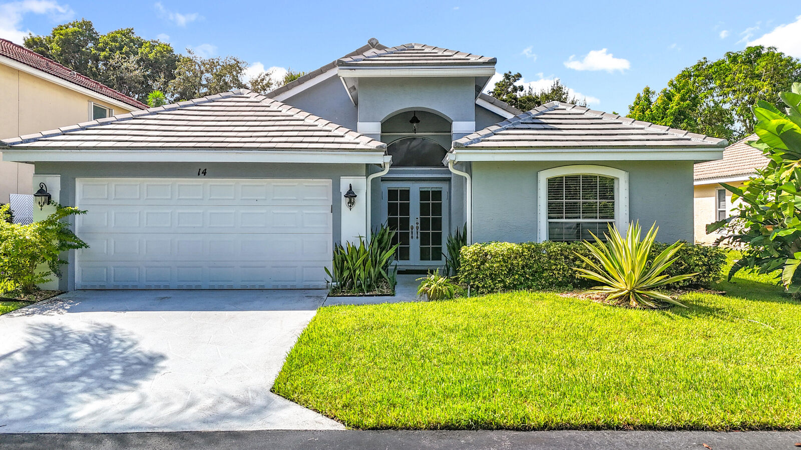 Property Photo:  14 Lawrence Lake Drive  FL 33436 