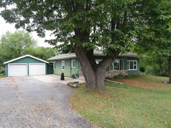 10537 North Newville Road  Edgerton WI 53534 photo