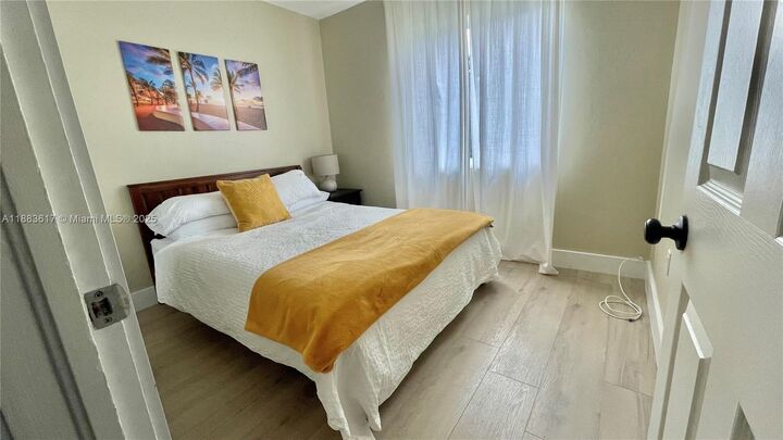 Property Photo:  1345 NE 14th Ave  FL 33304 