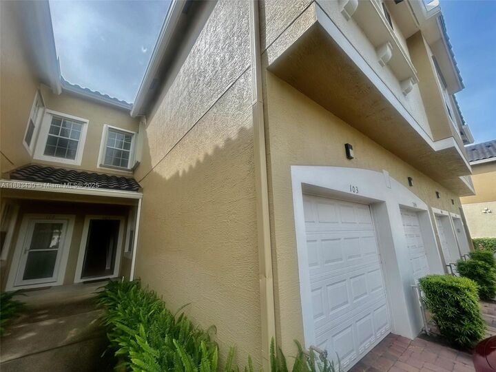 Property Photo:  1560 SE Wilshire Pl 103  FL 34994 